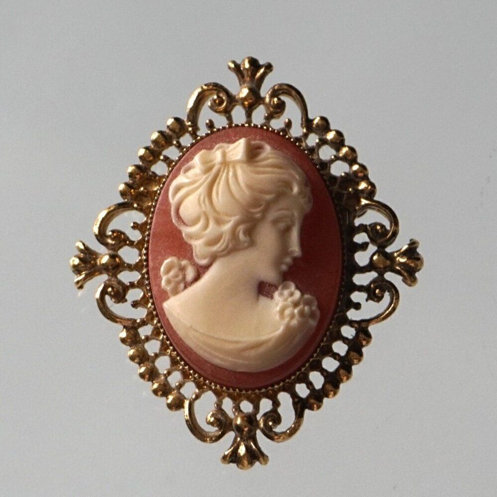 Vintage Cameo Perfume Compact Locket Gold Tone Brooch Pin Signed AVON